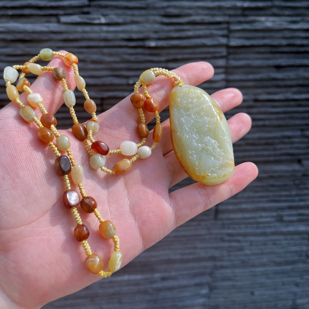 精品天然新疆和田玉山水牌雕刻精美吊坠挂坠送礼物