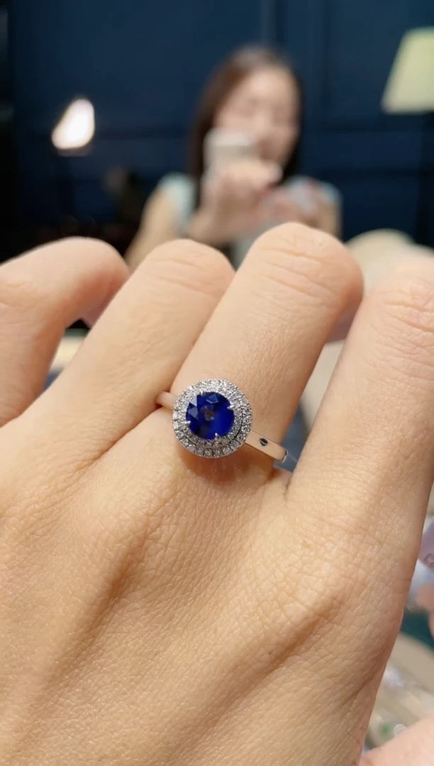 【闪购商品】蓝宝石戒指18K金镶嵌1.05克拉