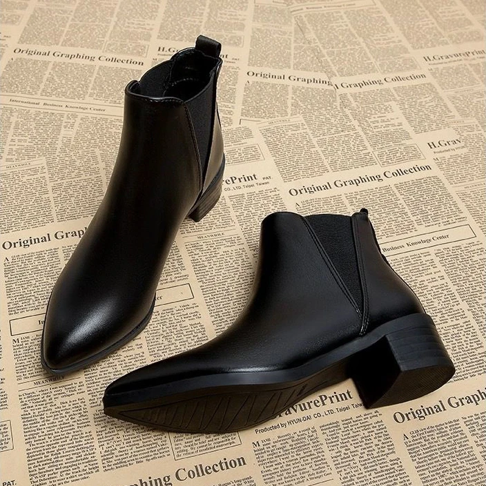 复古黑色马丁靴女2025新款秋冬软皮尖头中粗跟切尔西短靴显瘦加绒