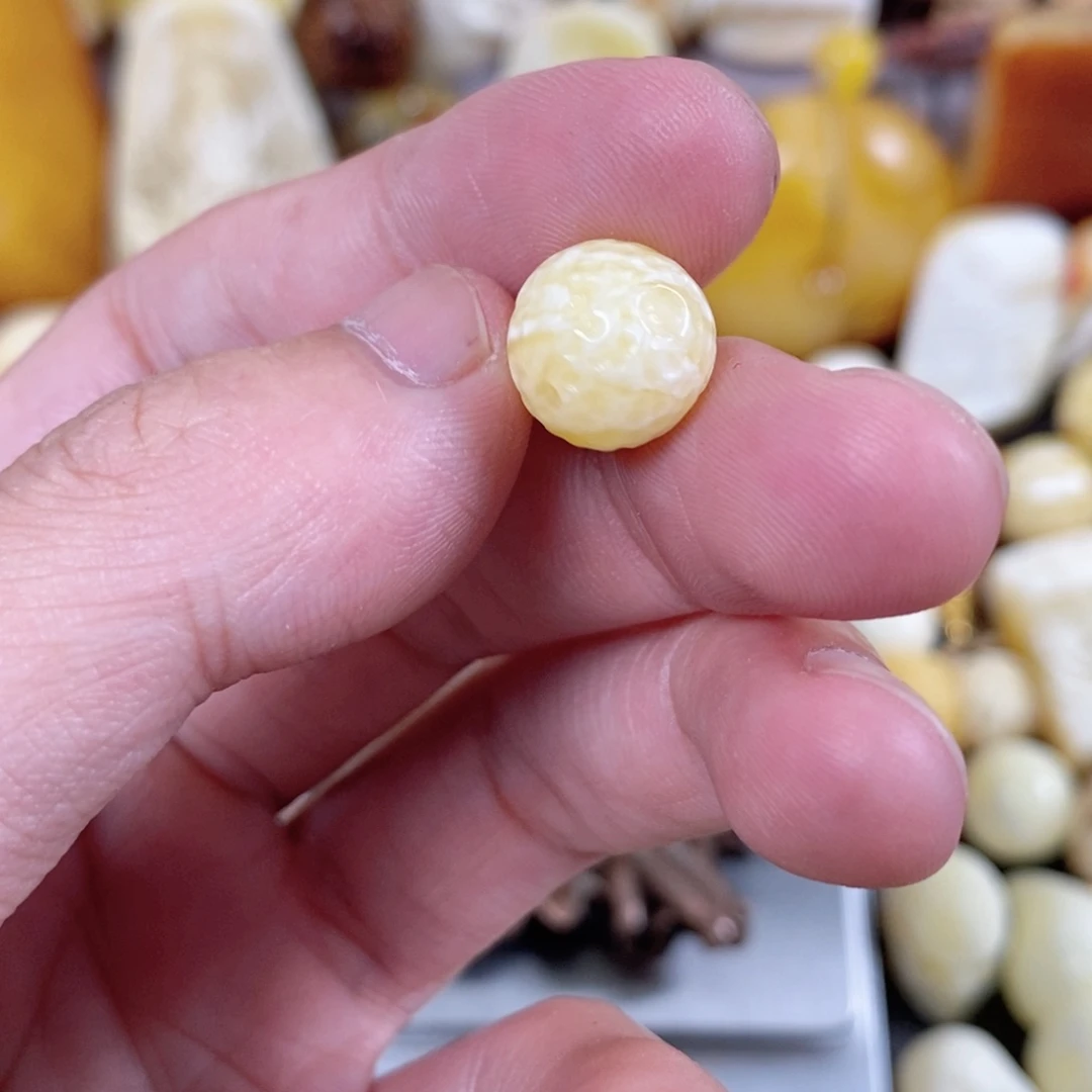 琥珀裸石未镶嵌蜜