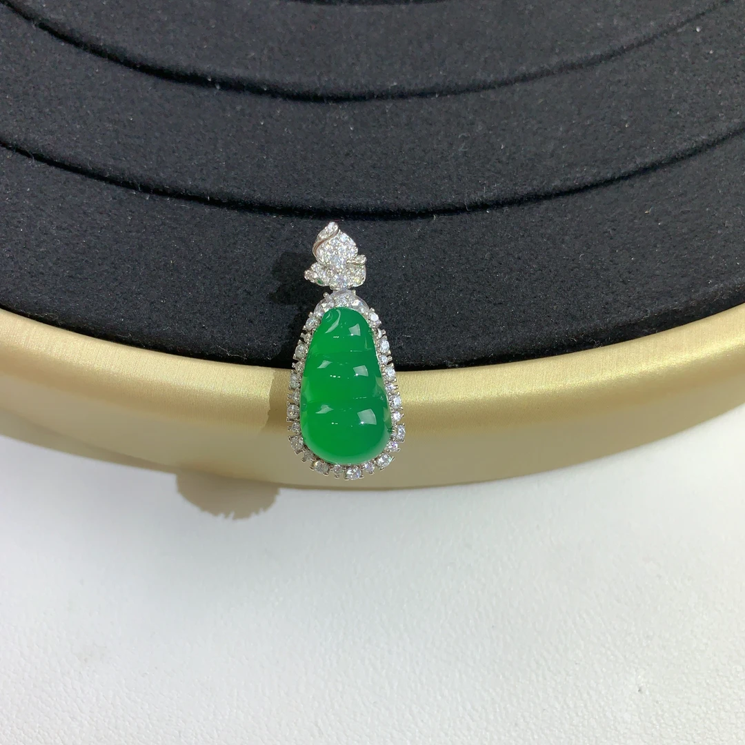 s925银镶嵌小胖福豆迷你小精致天然玉髓中国好珍宝