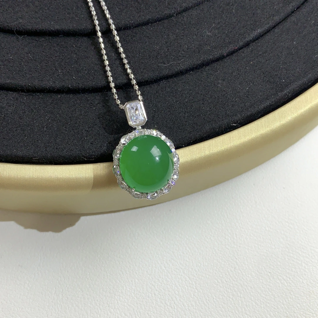 s925银镶冰阳底绿鸽子蛋天然玉髓吊坠项链中国好珍宝