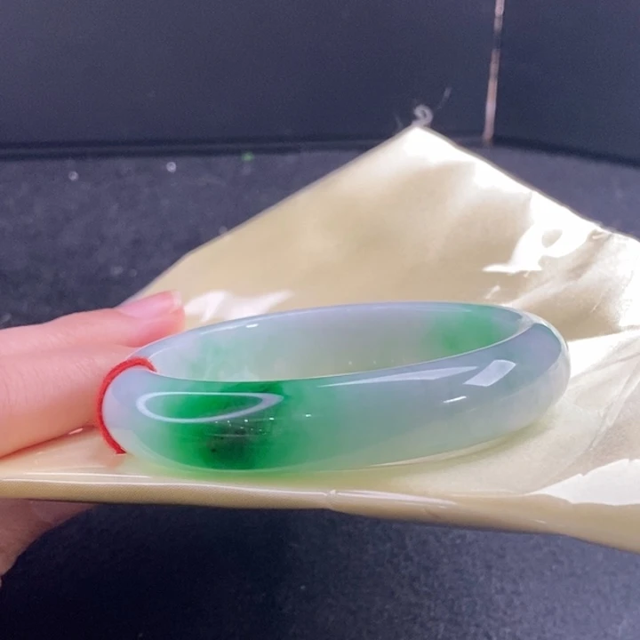 翡翠手镯未镶嵌55.2圈