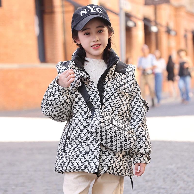 女童羽绒服2023新款韩版纯色女童洋气加厚保暖冬季时尚百搭连帽潮