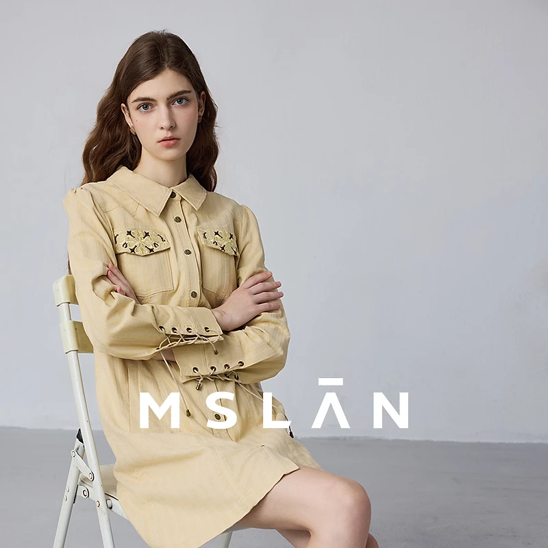MSLAN【条纹肌理棉】秋季杏仁色翻驳领时尚百搭绣花连衣裙 MFCM4104