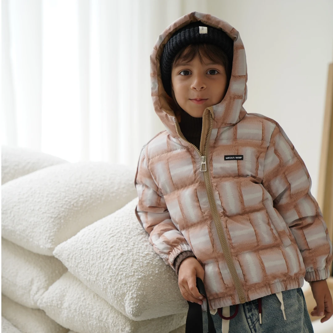 童装儿童外套秋装新款男童女童秋冬羽绒服轻薄款方块上衣连帽