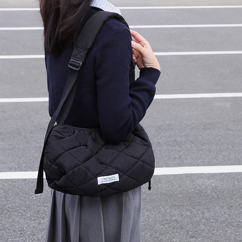 三色补丁大肚包2024秋冬新款单肩包菱形格纹腋下包百搭时尚圆筒包