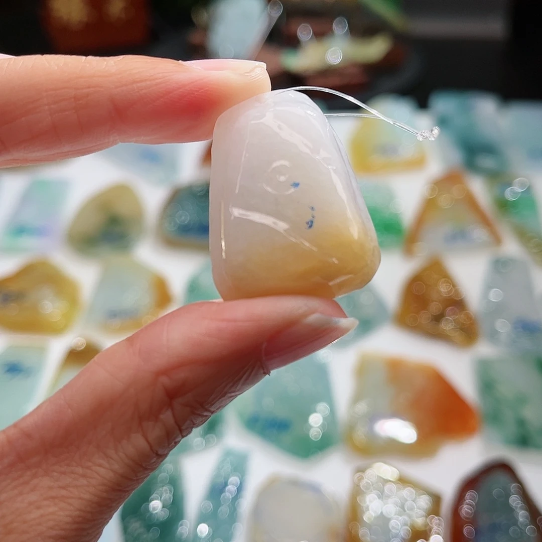 定制翡翠未镶嵌翡翠挂件