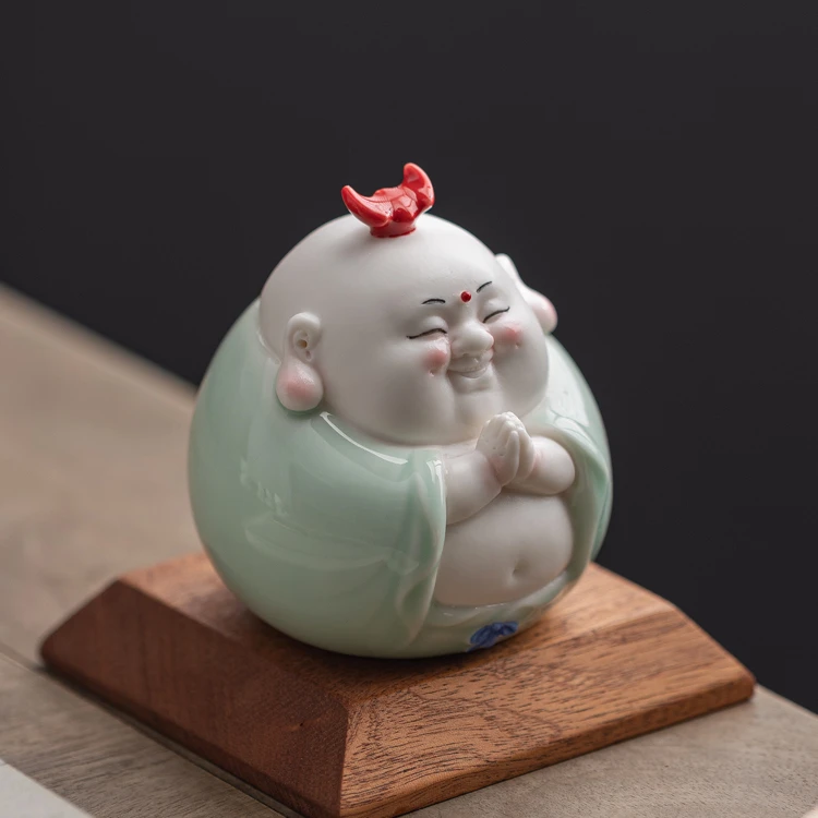 创意可爱大肚弥勒佛陶瓷摆件招财笑面佛像家居办公桌面装饰工艺品