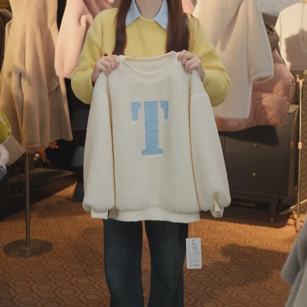 冬季印花中厚卫衣圆领白色秋冬休闲加绒时尚ins加厚宽松百搭韩版