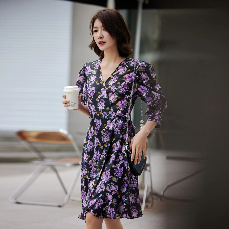 XG雪歌字母印花五分袖时尚XI104009B697碎花V领高腰中长A字裙女