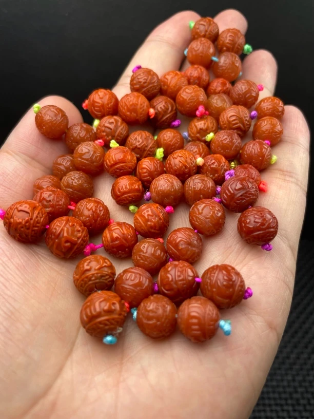 10mm瓦西料南红六字真言对珠（随机发）