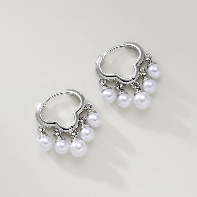 铜合金仿珍珠耳饰 高定云朵时尚百搭小众气质五颗珠珠流苏耳环ins