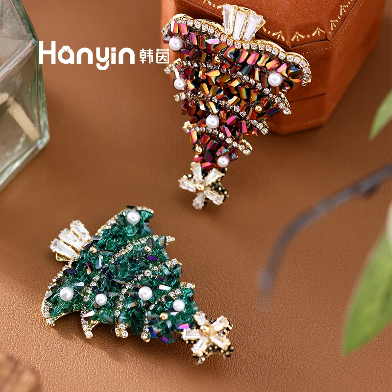 铜合金合成锆石胸针 创意精致冬季新品小众轻奢高档圣诞树胸针