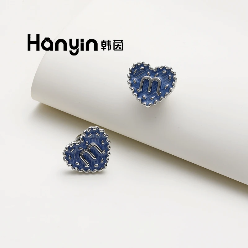 铜合金珐琅耳饰 925银针轻奢百搭小众蓝色M字母爱心耳钉AAA