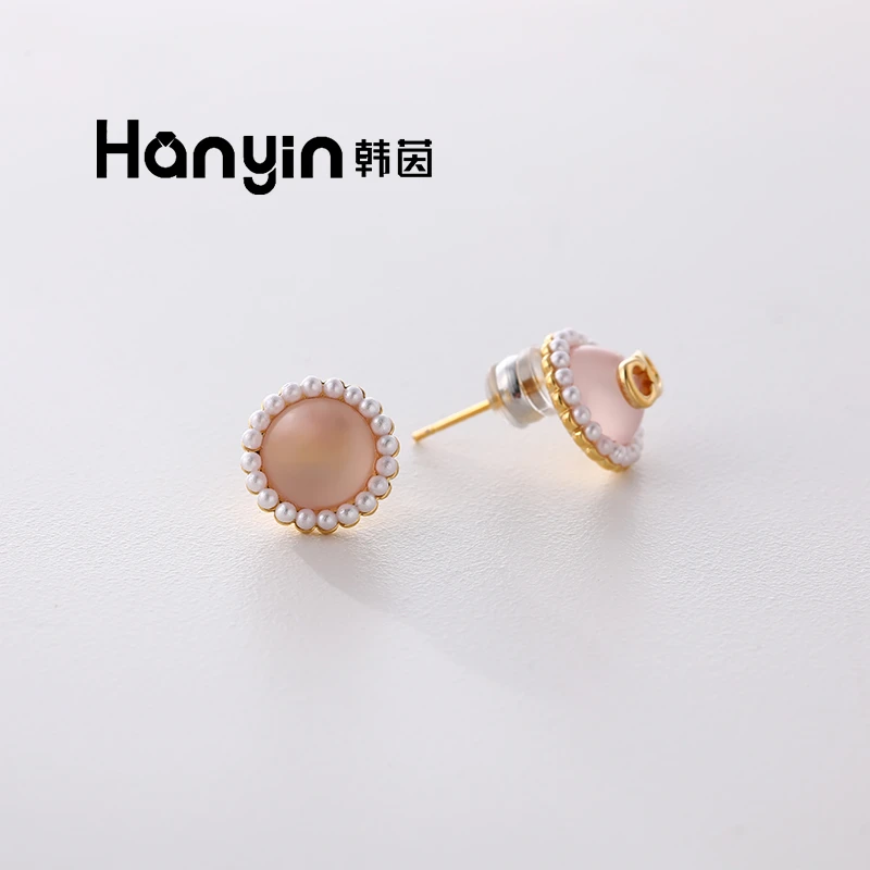 铜合金仿水晶耳饰 925银针时尚轻奢气质微镶白色圆珠猪鼻耳钉AAA