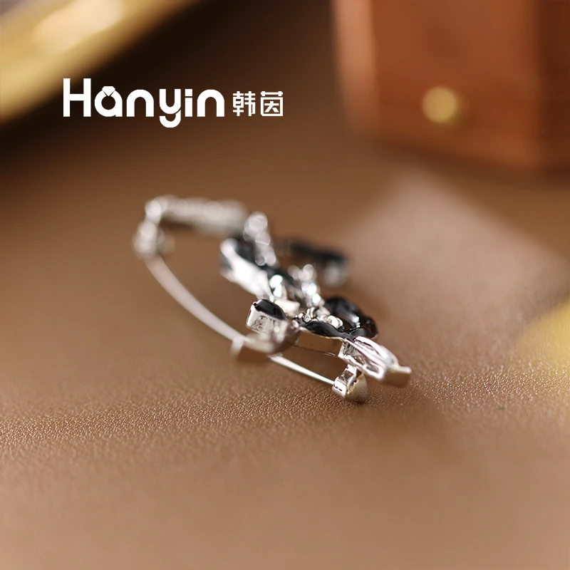 铜合金合成锆石胸针 杨树林撞色时尚气质百搭肌理感高级胸针AAA