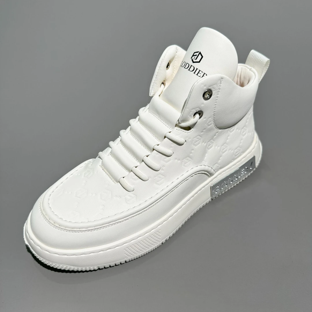 F24617秋冬新款高帮小白鞋男款增高百搭时尚休闲男潮鞋白色男士