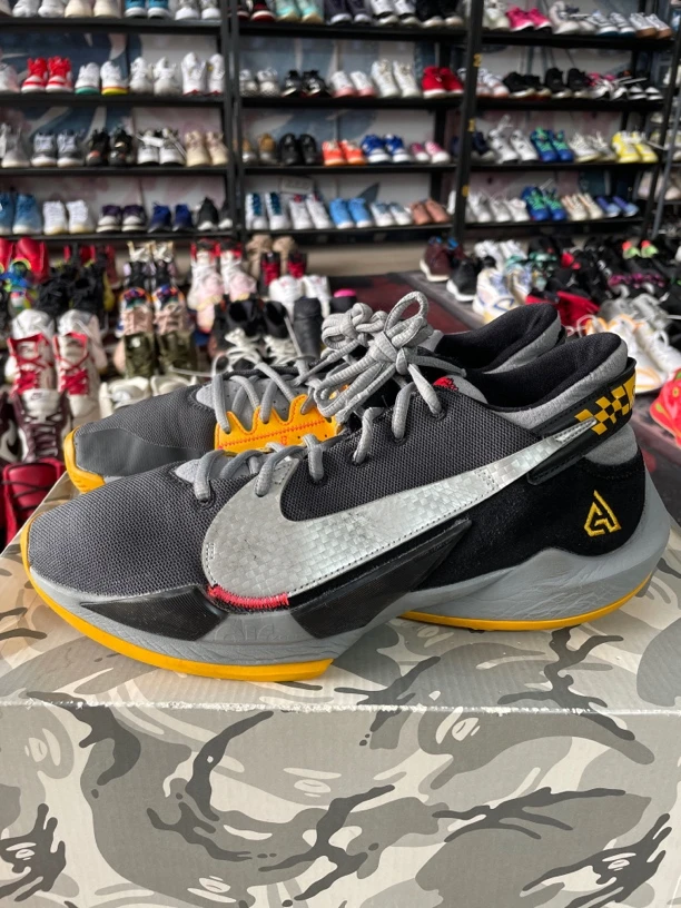 43码275/Nike Zoom Freak 2 字母哥 缓震回弹 防滑篮球鞋/公价773