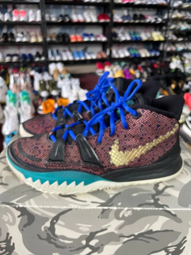 42.5码270/Nike Kyrie 7 欧文7 篮球鞋 新年/公价1194