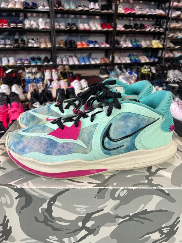 42.5码270/Nike Kyrie Low 5 透气 防滑耐磨 支撑 篮球鞋/公价678