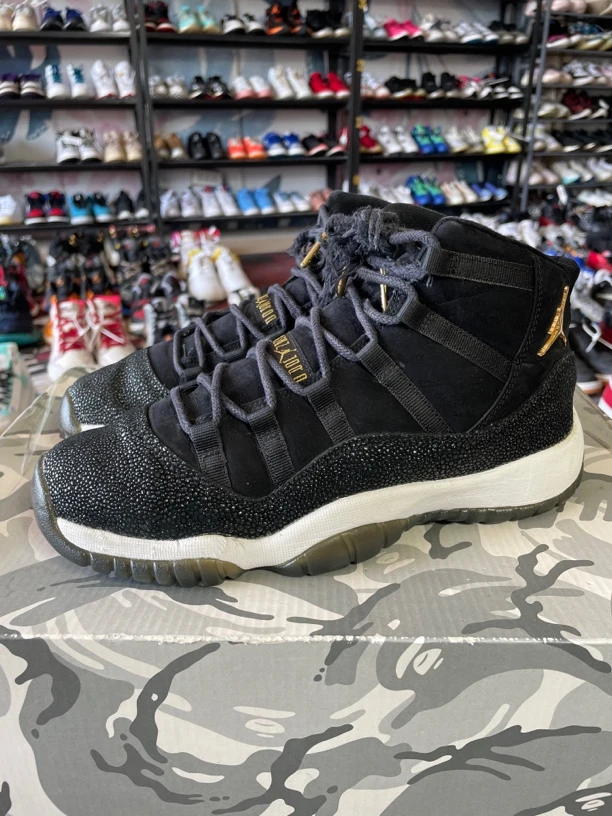 39码245/Air Jordan 11 复古 篮球鞋 黑丝绒/公价2789