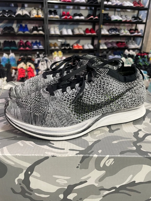 38.5码240/Nike Flyknit Racer 休闲轻便透气 跑鞋 酷灰/公价999