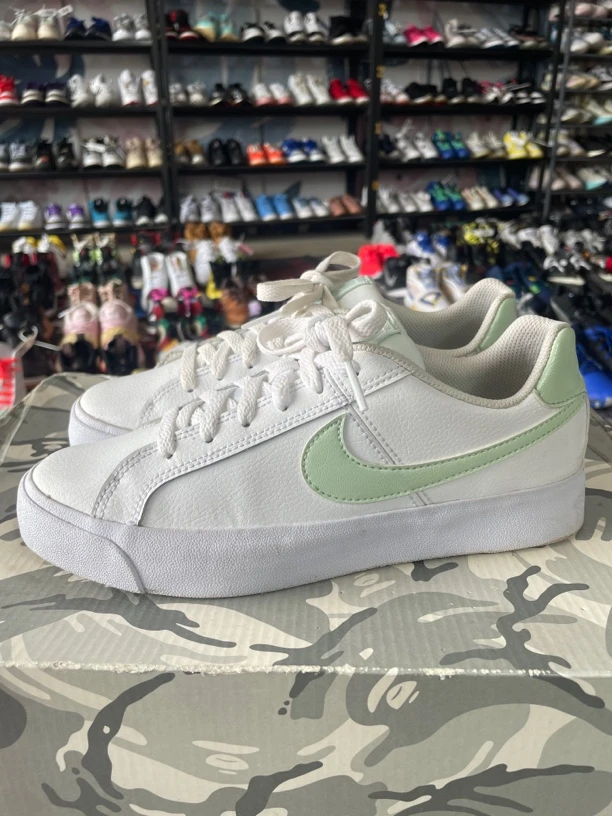 38码240/Nike Court Royale 灵活轻便 防滑耐磨 休闲鞋