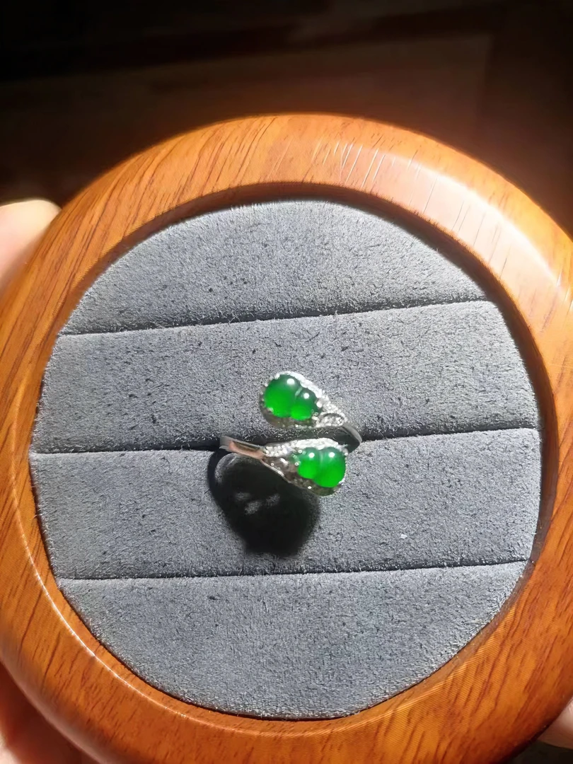 天然翡翠A货满冰阳绿 葫芦戒指 多样性发货