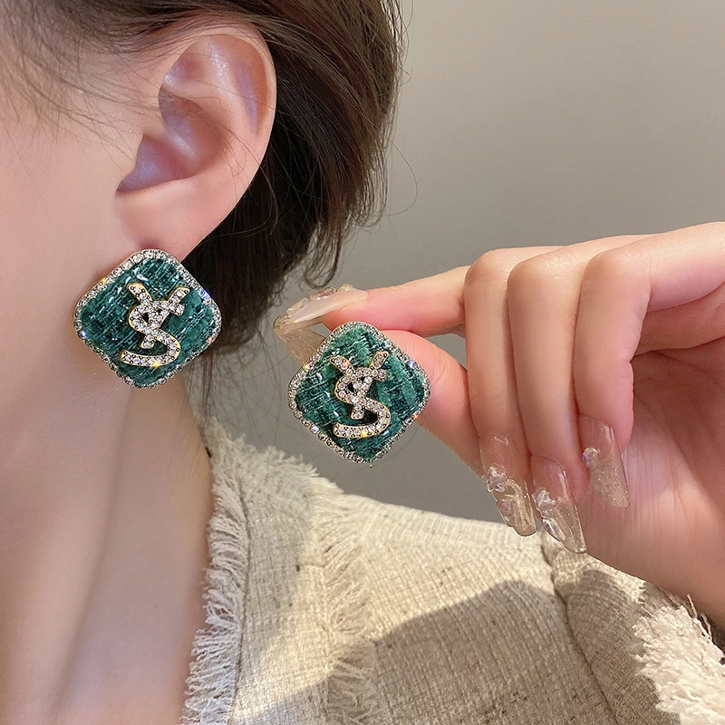 合金耳饰 闪钻小香风耳钉小众设计感耳环高级感轻奢耳饰2024新款