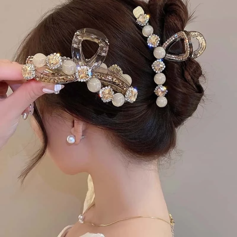 轻奢精致简约闪钻抓夹女2024年新款爆款后脑勺盘发鲨鱼夹发夹头饰