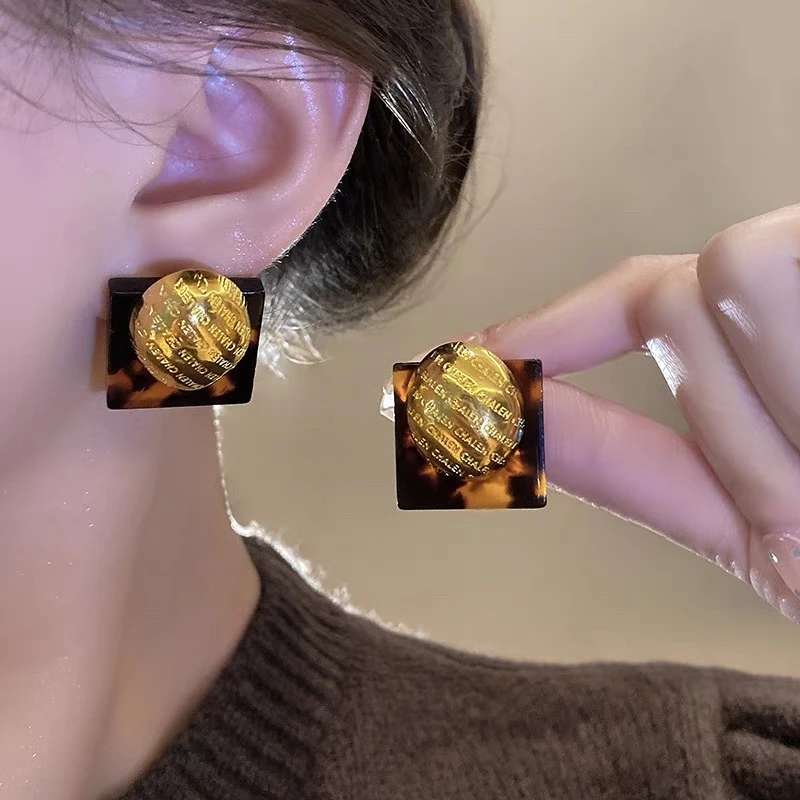 合金耳饰 豹纹港风耳环2024年新款高级感耳钉时尚个性小众耳饰女