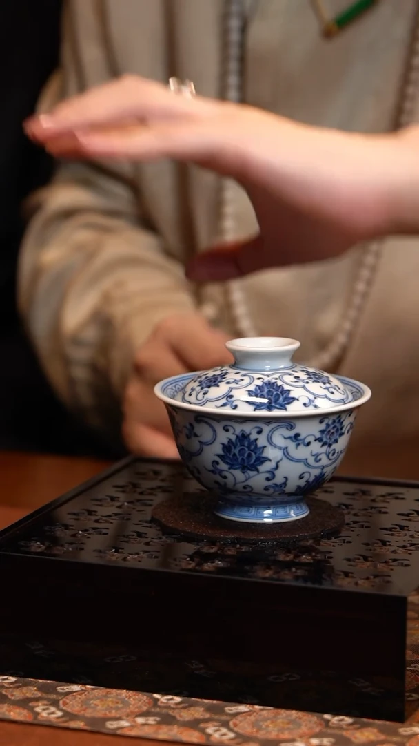 【闪购商品】元煦窑如意缠枝莲盖碗L