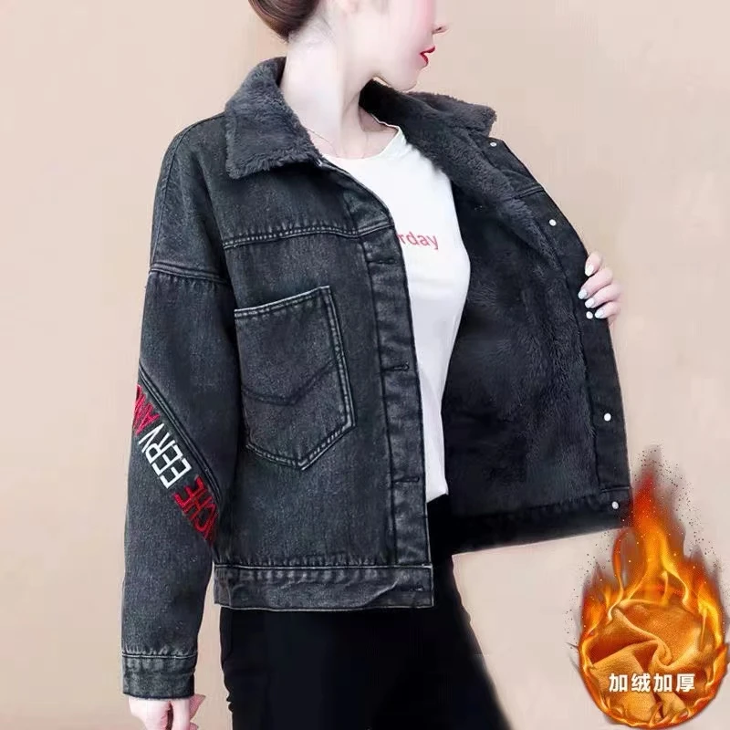 2023年秋冬新款加绒加厚大码牛仔外套韩版宽松显瘦刺绣牛仔衣棉服