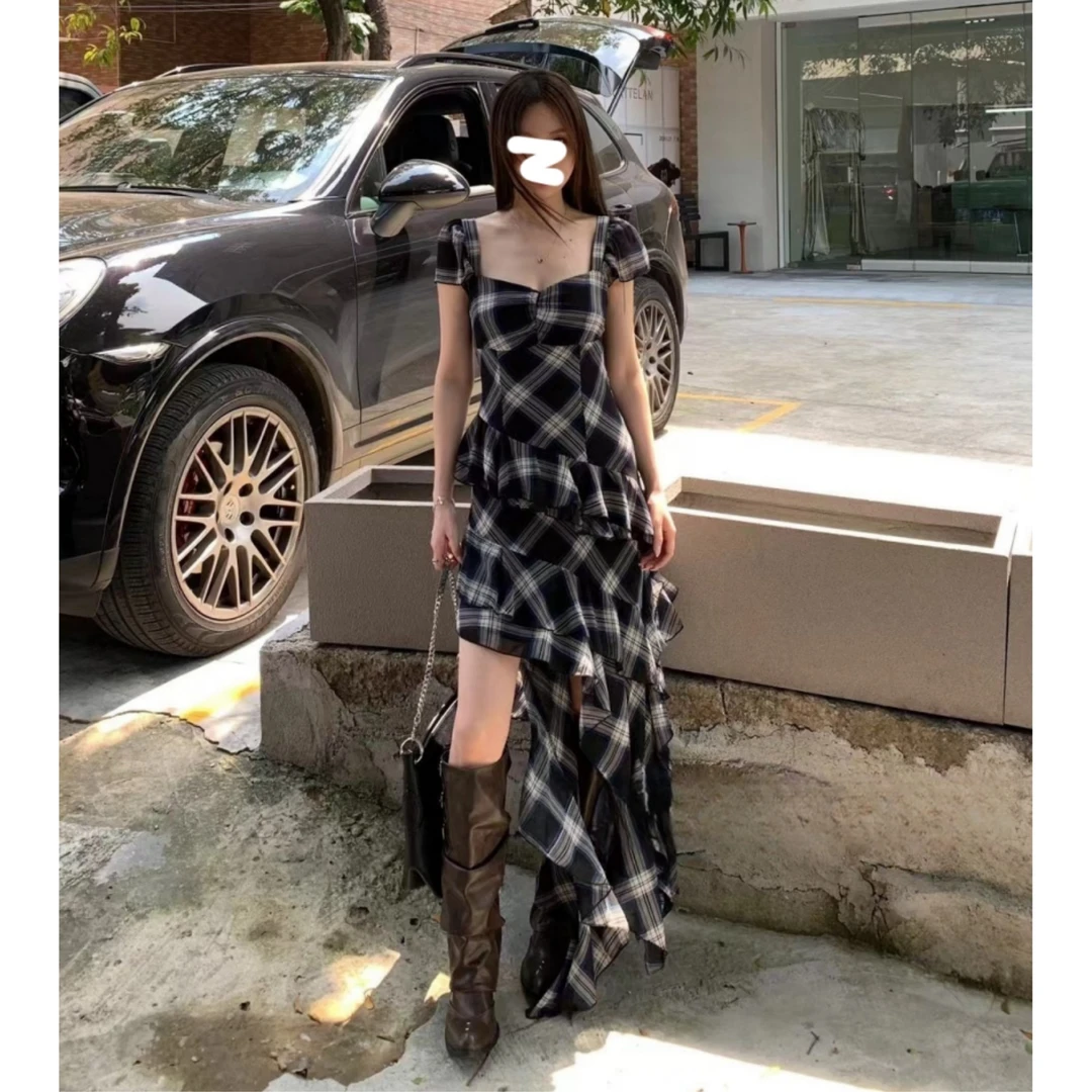 时尚复古格纹连衣裙女夏季设计感气质收腰显瘦荷叶边不规则长裙子