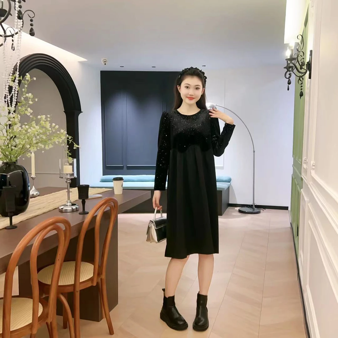 女款气质服装轻奢高级感女装女装连衣裙显瘦时尚设计师圆领收腰mm