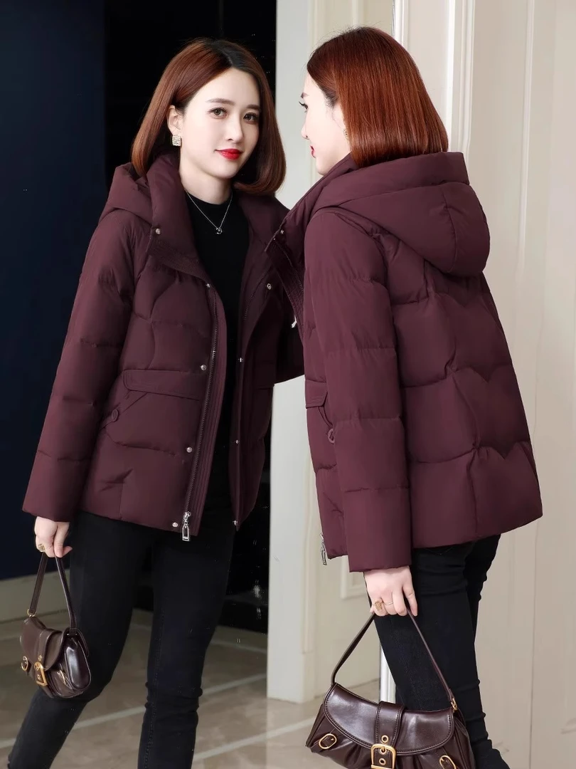短款小个子羽绒服女冬季2025年新款妈妈时尚保暖小众连帽宽松外套