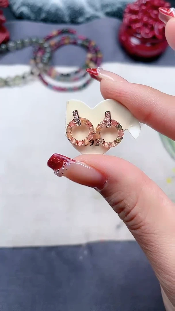 【闪购商品】碧玺耳饰合金多样性发货拍一发一