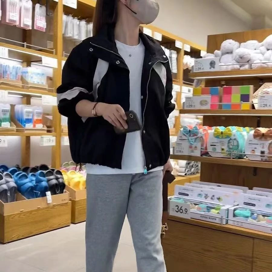 休闲宽松棒球服外套女韩版百搭连帽冲锋衣春秋季短款工装夹克上衣