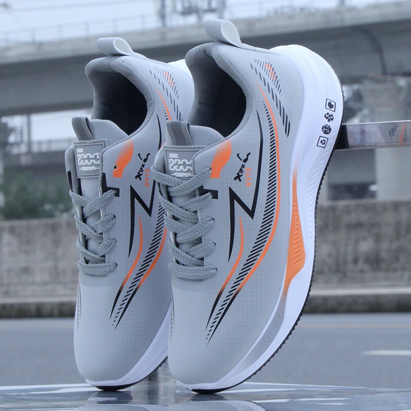 男鞋秋冬款跑步鞋防滑软底运动鞋男耐磨轻便鞋子男士潮流休闲跑鞋