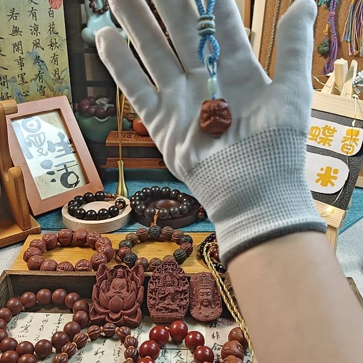 泥塑栀子醒狮挂坠