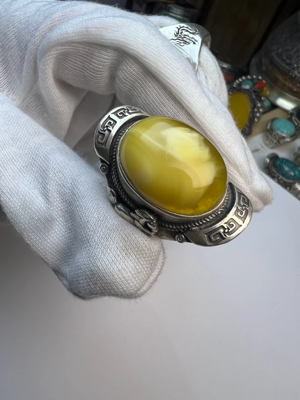 蜜蜡马鞍戒指男士