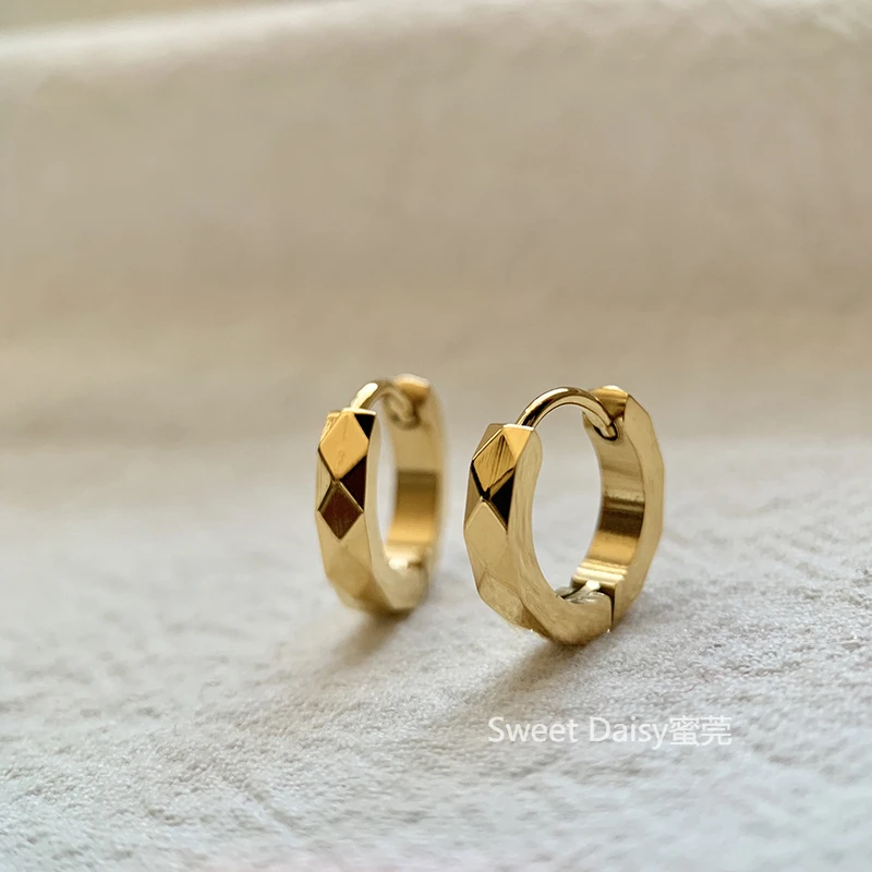 钛钢耳饰 高品质不掉色耳环女菱形切面几何素圈劈花耳圈不用摘ins
