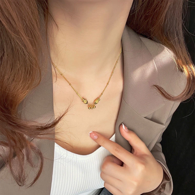 钛钢项链 高保色不掉色女生精致小鱼亲嘴双鱼戏珠中国风脖子高档