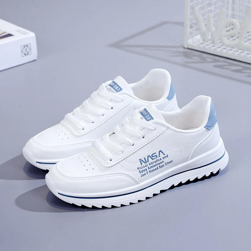 女鞋2024新款春秋防滑运动鞋女软底百搭跑步鞋学生小白鞋旅游爆款