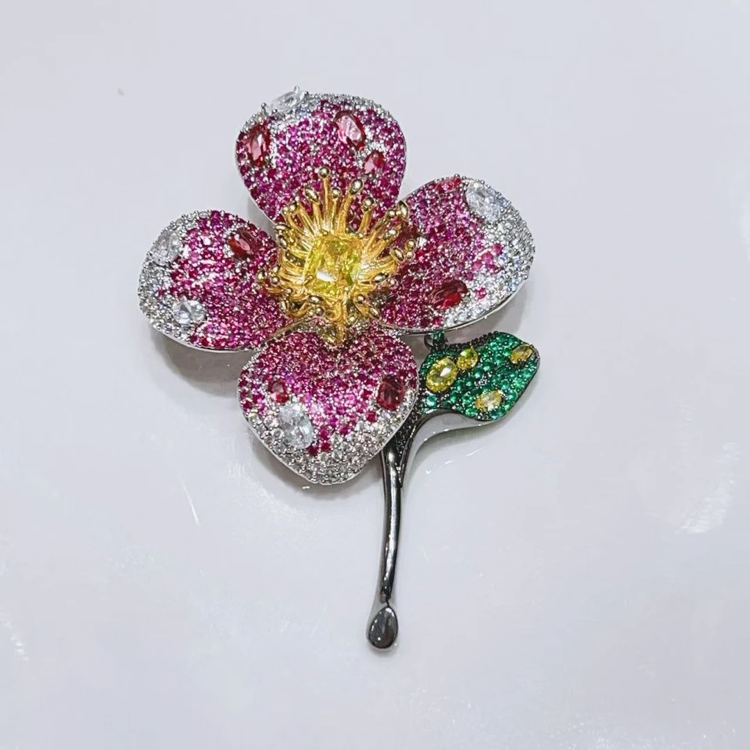 kasiya/卡思雅 铜合金仿水晶胸针 施家水晶胸针轻奢高档花朵胸花