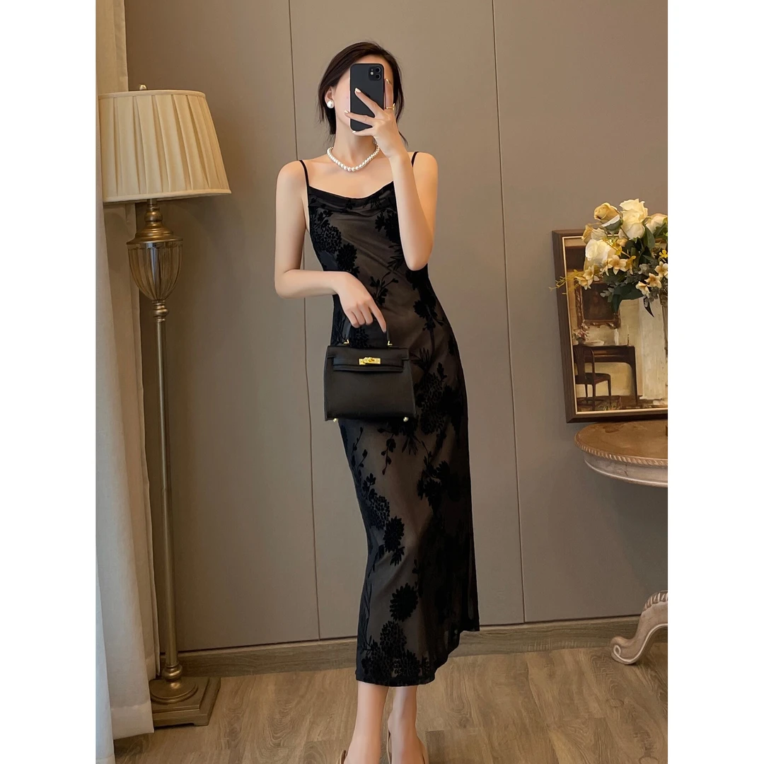性感复古黑色蕾丝吊带连衣裙碎花裙高级感修身显瘦气质长款长裙女