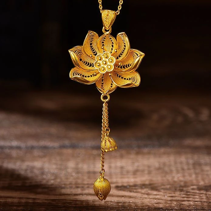 {抖音好物}女士百搭国风荷花莲蓬吊坠金色莲荷精美两世欢链坠