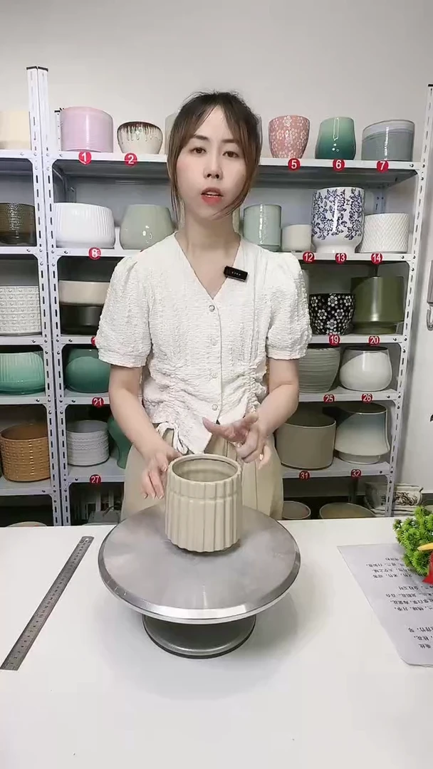 【闪购商品】三脚奶油罐灰11*12