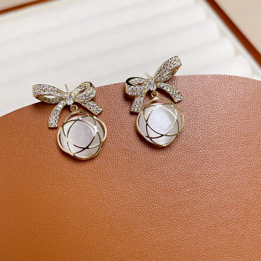 铜合金合成锆石耳饰 高级感蝴蝶结耳钉轻奢气质休闲百搭耳环-H110